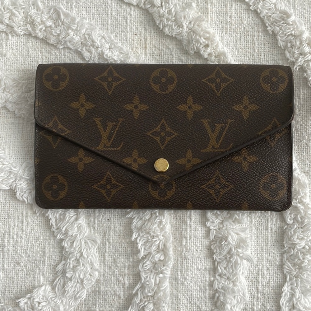 AUTHENTIC LOUIS VUITTON WALLET